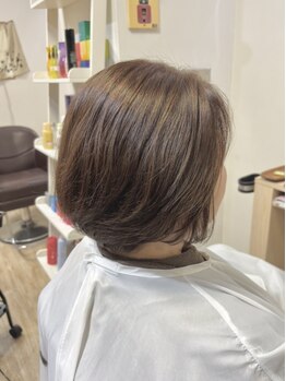 ヘアーメイク シャルム(hair make Charme)の写真/しっかり白髪染めも流行りの白髪ぼかしも【Charme】にお任せ！繰り返す白髪染も艶やかな仕上がりに♪