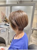 大人可愛いくすみカラーアッシュグレーベージュくびれショート