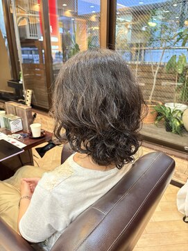 キャラ 池袋本店(CHARA) ボブスタイルにエアウェーブをかけておしゃれにスタイリング**