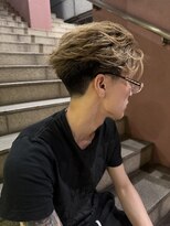 ピア ヤクイン(Pia Yakuin) サイドシルエットがかっこいいバレイヤージュ