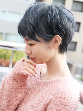 アンティガ(ANTIGA) ［Antiga VI］耳かけショート×サファイアブルージュ☆