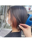 20代30代大人可愛いレッドインナーカラー耳掛け切りっぱなしボブ