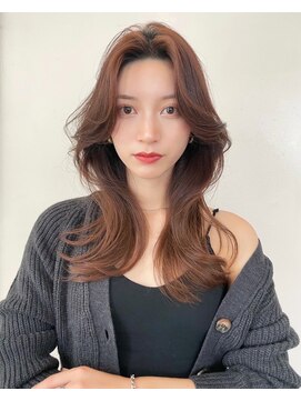 ベル 新宿(Belle) 大人気！韓国風くびれロングヘア　センターパート小顔効果も抜群