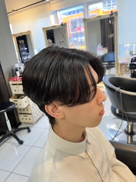 アイズ 海老名(AIZU) 曲がる縮毛矯正 センターパートウルフ ストレートパーマ 眉毛