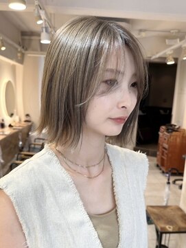 ヒビヲ(HIBIO) ハイトーンボブダブルカラーミルクティーベージュカラー横浜西口