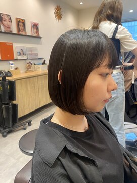 ユーフォリア 青山(Euphoria) 20代30代40代小顔切りっぱなし大人ボブ