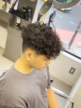 グルーマーズトウキョウ(GROOMER/S TOKYO) 神保町スペインカールブルーブラックメンズスパイキーショート