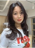 顔まわりから毛先まで切り込んだレイヤーカット