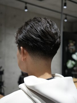 メッツ 原宿(METS) MEN'S/テーパーフェード×毛流れサイドパート/ベリーショート