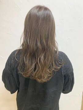 シロ(siro) 透明感ミルクティーベージュ