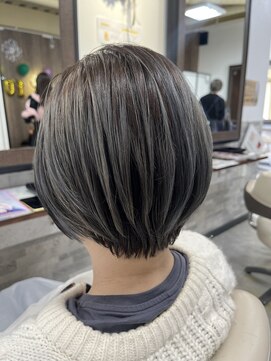ヘアーララプラス(HAIR lala＋) 【HAIR lala+】 #透明感カラー #シルバーカラー #大人ショート
