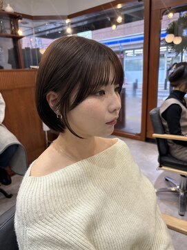 エラ(Ella) コンパクトショートボブ