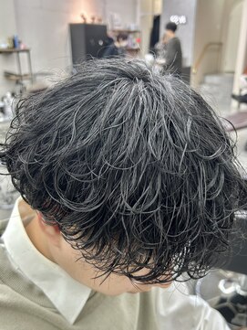 グロップ 町田(GLOP) 今っぽ無造作メンズ波巻きパーマ