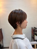 シシ 大宮(She 2.) 立体感ショート/小顔丸みショート/顔まわりレイヤーカット/美髪