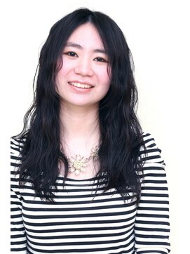 プラウド(proud) 黒髪　ウェーブ　ウェット　センターパート　簡単