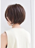 美シルエットのショートボブ/大人可愛いオフィスヘア