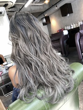 アポロ 横浜駅店(apollo) ホワイト系バレイヤージュ