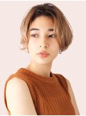 ひし形の前下がりショート／フォギーベージュ