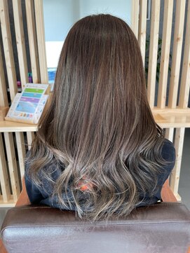 フラッグス(flagS) アレンジ可能なストレートヘア