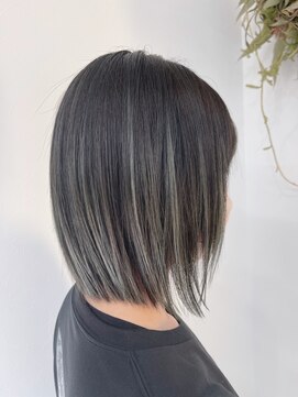 ダンクレスト(Daan Crest) 前下がり切りっぱなしボブ