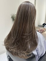 ヨロ 小岩(YOLO) レイヤーカットハイライトショートヘアイルミナカラーオージュア