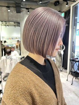 イリ(iLi) 【iLi×REN】ラベンダーグレージュ/ミニボブ