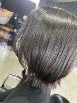 ニーゼロゼロナナ(2007)&nbsp;切りっぱなしボブ