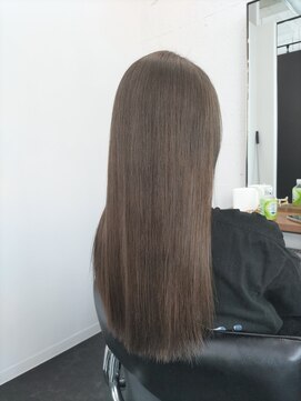 エスカーラ 町田(THE ESCALA) 斜めバング/グレージュカラー/シルキーベージュ［町田駅］