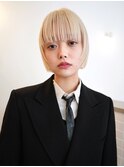 ホワイトブロンド　金髪　抜きっぱなし　ミニボブ　韓国