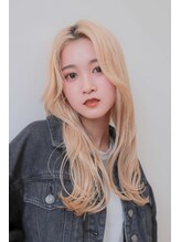 ソレイユ イワタ(SOLEIL IWATA) ナチュラルなハイトーンウェーブスタイル