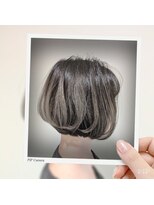 イストワール(Histoire)&nbsp;首元すっきりの丸みショートボブスタイル。。