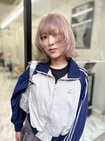 ナナ(NANA) ミルクティーベージュ/ブリーチカラー/ウルフカット