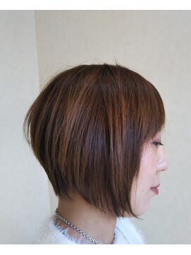 ヴォーグ(VOGUE) 立体ショートボブ