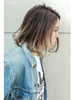 トルネード(TORNADO) 外国人風ボブ ハイライトバレイヤージュ グレージュ 白髪ぼかし