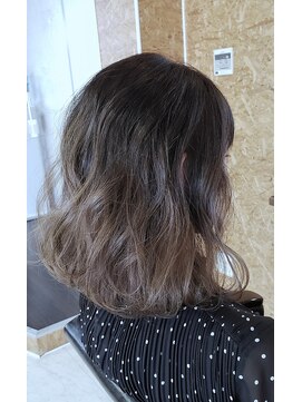 ハグ(Hug) 秋カラー×グレージュグラデーション