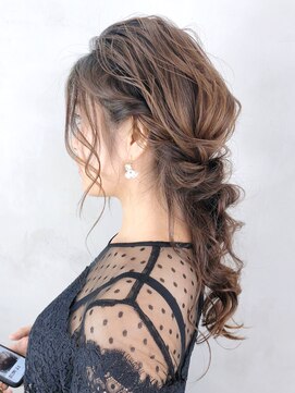 アルバム 銀座(ALBUM GINZA) ローポニーアレンジ_毛先パーマことりベージュ_ba265622