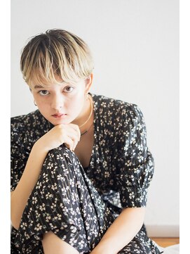 イーズ(e's) 立体感カラー　フォギーベージュ