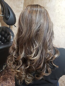 アンフィ 新杉田(Anphi) ハイライト×プラチナベージュ