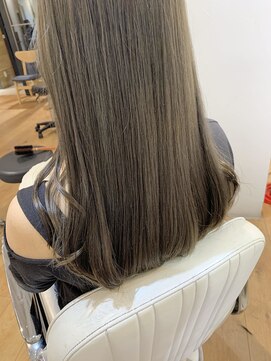 ネウィ 京橋(newi) 【uta*_girls】　ｙｏｋｏ　ブリーチ　ミルクティーベージュ