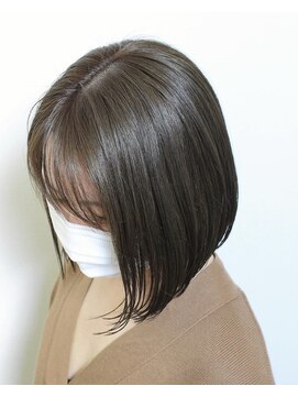 ビアージュ(Viage) :ボブ　:アッシュオリーブ　:カーキ　:ブリーチ　:艶髪