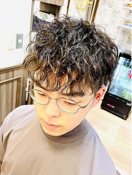 ミリオンバックス 上野(Million Bucks) 韓国マッシュ/ダークアッシュ/ニュアンスパーマ/スペインカール