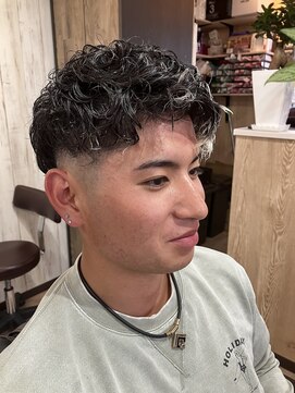 バディ(Buddy) パーマ 裾カラー