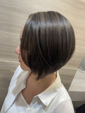 ラビス クローバー(Lovis clover) 《RIN》ショート×スジ感ハイライト