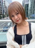外ハネボブ　オン眉　ミニボブ　ベージュ