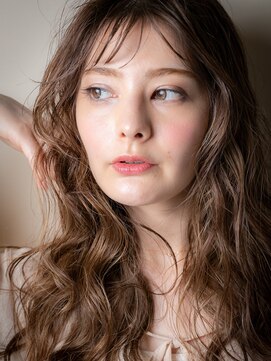 カバーヘア ブリス 戸田公園西口店(COVER HAIR bliss) ミルクティーアッシュ大人巻きウェーブy戸田公園20代30代40代