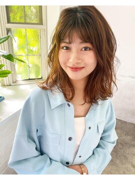 ガーランド (Garland) 大人ミディアム/レイヤー/似合わせカット/ベージュ/卵型