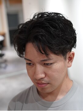 クオル 立川(QOL) フェザーパーマ かきあげショート センターパート 無造作パーマ