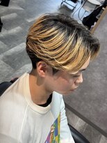 スウェルホワイト(SWELL WHITE)&nbsp;バレイヤージュ風センターパート毛流れニュアンスパーマ福岡