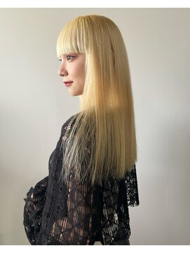 チーカ(chica) 【ホワイトブロンド】ワイドバング×似合わせカット