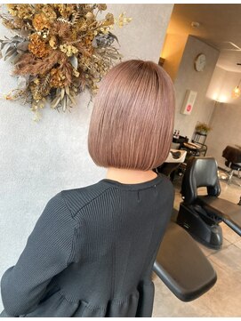 カロ(Caro) ミルクティーピンクベージュ×ボブ